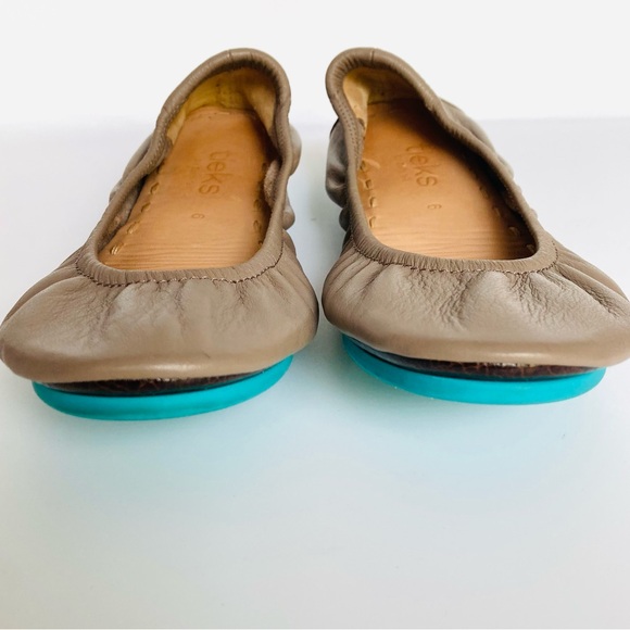 Tieks by Gavrieli Taupe Leather Slip On Ballet Flats Shoes - Picture 3 of 13